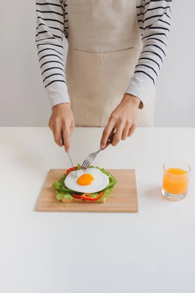 Hands Man Cutting Egg Paper Served Bread Herbs Fresh Juice — Stock Photo, Image