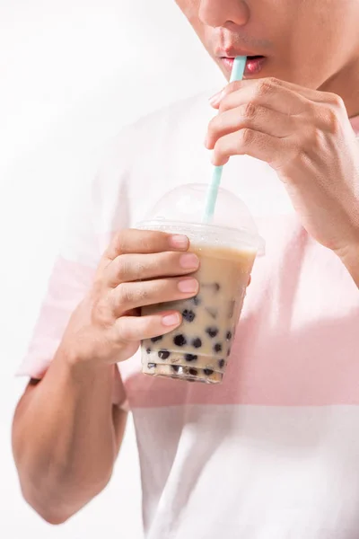 Sosteniendo Vaso Plástico Refrescante Leche Helada Taiwán Con Burbuja —  Fotos de Stock