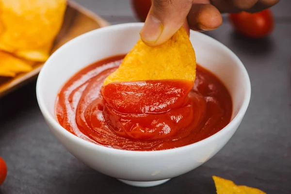 Burgonya Chips Ketchup Sör Snack Egészségtelen Táplálkozás — Stock Fotó