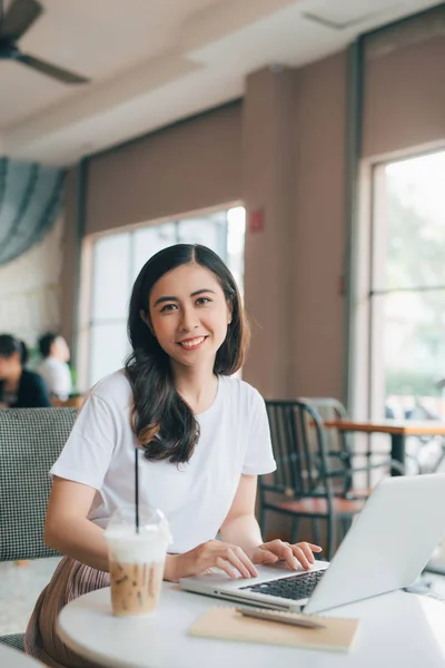 Adult Asian Woman White Shirt Sitting Table Laptop — Stock Photo, Image