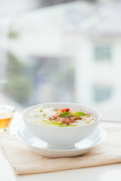 Geleneksel Vietnam Pho Noodle Bir Kase — Stok fotoğraf