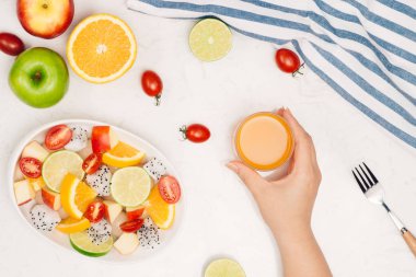 Kase salata taze karışık meyve salatası