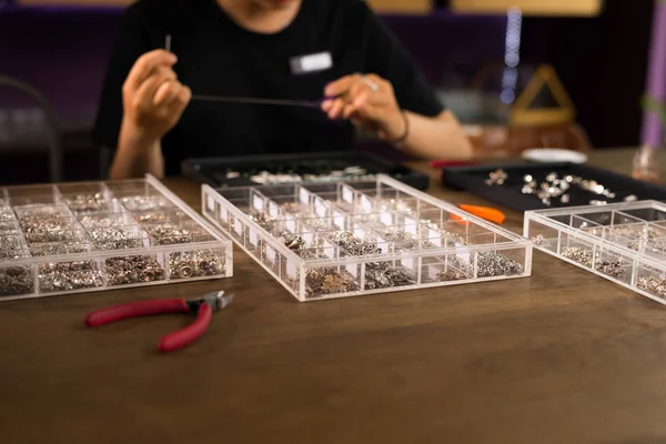 Jeweler Making Handmade Stone Beads Jewellery — Stock Photo, Image