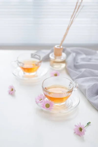 Tassen Tee Auf Der Fensterbank Teezeit — Stockfoto