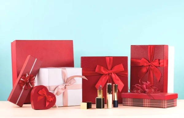 Coffrets Cadeaux Avec Ruban Rouge Pour Saint Valentin — Photo