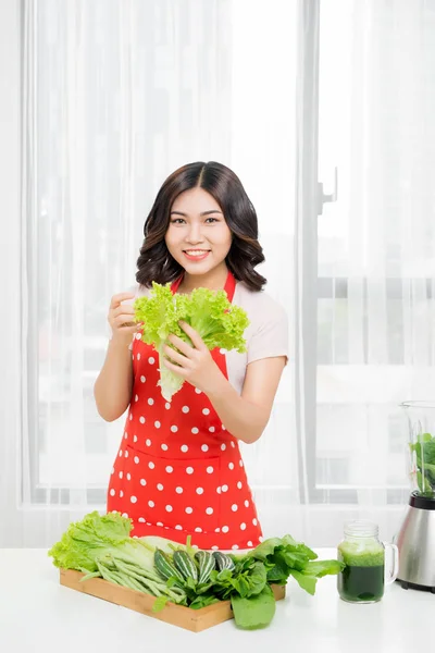 Picture Happy Woman Lettuce Kitchen — Stock Photo, Image