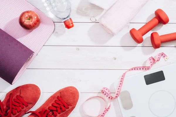 Vista Dall Alto Degli Attrezzi Fitness Sul Pavimento Parquet Amo — Foto Stock