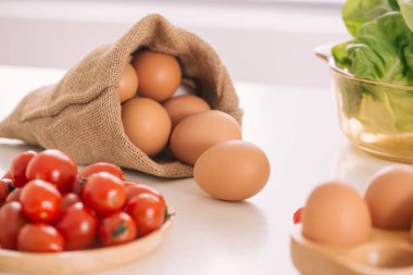 Taze yumurta bir çuval torba mutfak at 