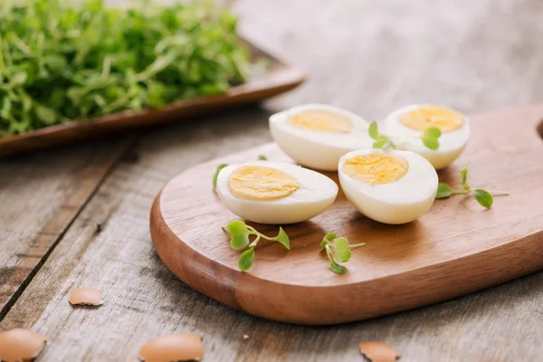 Slicing Hard Boiled Eggs Two — Stock Photo, Image