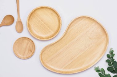 Beyaz arka plan üzerinde ahşap kaplamalar kümesi