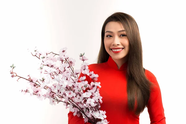 Chica Asiática Sosteniendo Flor Melocotón Celebrando Año Nuevo Lunar Festival —  Fotos de Stock