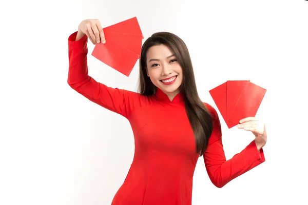 Mulher Asiática Bonita Vestindo Dai Vermelho Segurando Envelope Vermelho Para — Fotografia de Stock