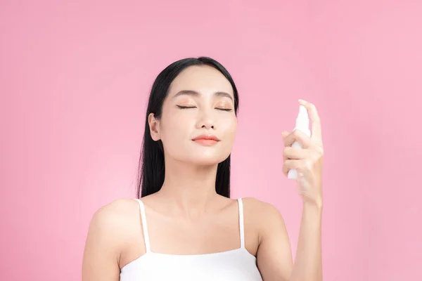 Makeup Asian Woman Spray Clean Skin Cosmetology Lotion — Stock Photo, Image