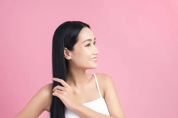 Attractive Asian Woman Taking Care Her Hair — Stock Photo, Image