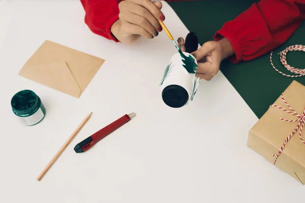 Close Female Hands Painting Christmas Tree Paper Flat Lay — Stock Photo, Image