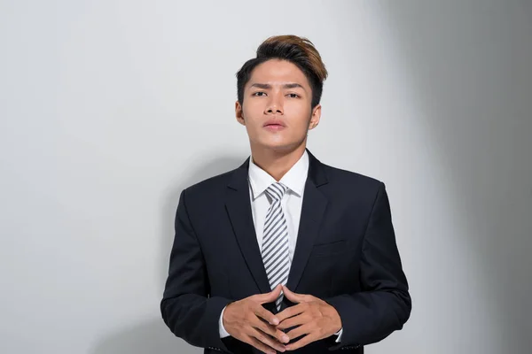 Portrét Mladého Hezkého Asijského Obchodního Muže Který Drží Sako Izolované — Stock fotografie