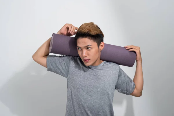 Asian Fitness Man Yoga Mat Standing White Background — ストック写真