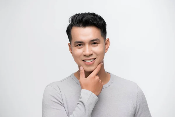 Glücklich Lächelnd Junge Gut Aussehende Asiatische Mann Gesicht Mit Hand — Stockfoto