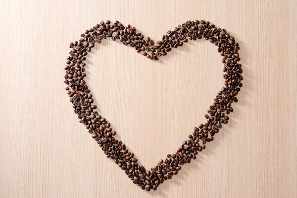 Сердце с кофейными бобами
