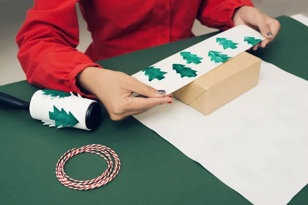 Presentes Natal Caixas Para Embalagem Decorações Natal Papel Embrulho Galhos — Fotografia de Stock