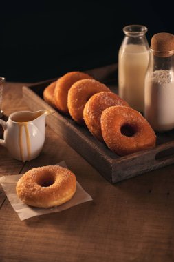 Bir bardak süt ile şeker çörekler