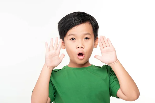 Söt Asiatisk Skolpojke Skrattar Och Skriker Isolerad Vit Bakgrund — Stockfoto