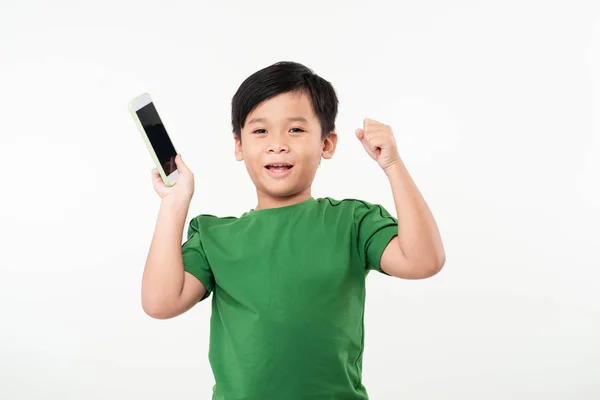 Menino Usando Telefone Celular Sobre Fundo Branco Jogando Jogos Mudando — Fotografia de Stock
