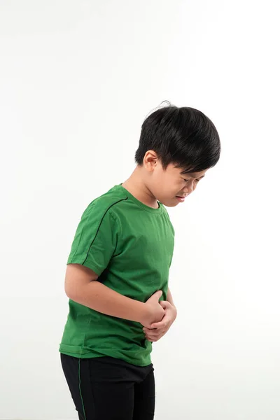 可爱的小男孩腹部疼痛 复制空间 小男孩肚子痛 — 图库照片