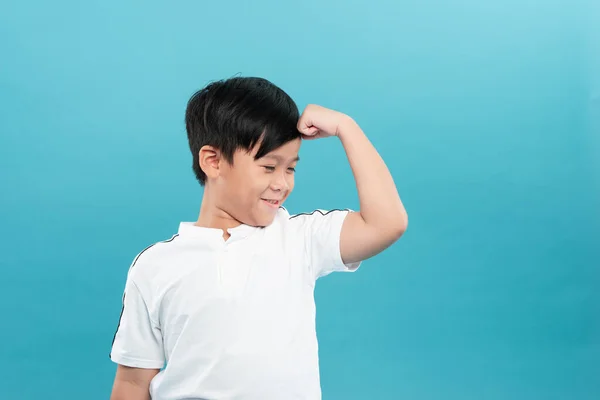 Barn Rolig Liten Boy Sport Stilig Pojke Stark Bodybuilder Visar — Stockfoto