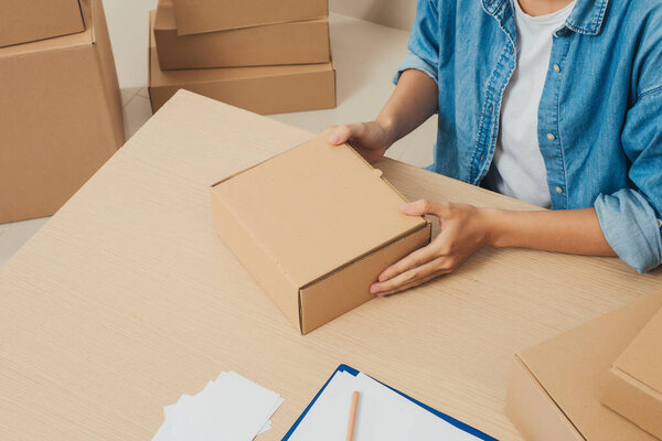 Стиль жизни. Милая девушка с красивым лицом
