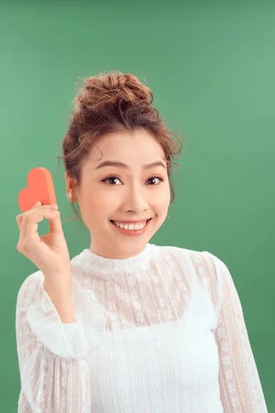 Portrait Young Asian Woman Holding Red Heart Paper Isolated Green — ストック写真