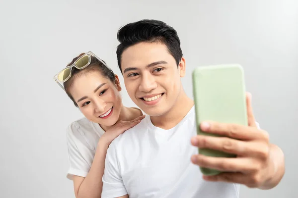 Mooie Krullende Vrouw Die Selfie Maakt Met Haar Man Opgewonden — Stockfoto