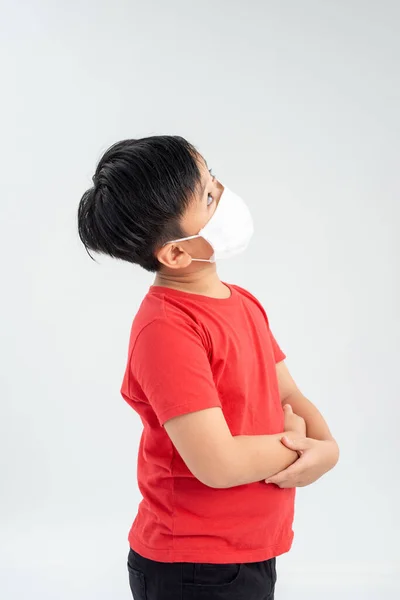 Αγόρι Φορώντας Μάσκα Για Την Προστασία Της Νόσου Επειδή Έχει — Φωτογραφία Αρχείου