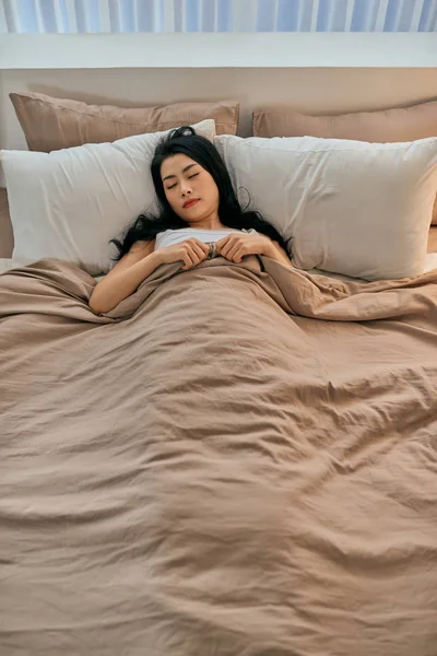 Beautiful Young Woman Sleeping Bed — Stock Photo, Image