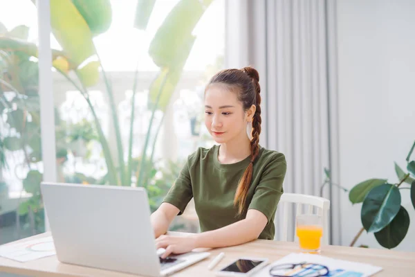 Pretty Asian Woman Typing Email Laptop Computer While Sitting Home — Stock Photo, Image