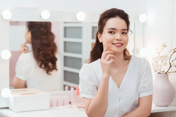 Cuidado Cara Belleza Mujer Retrato Hermosa Joven Feliz Con Piel —  Fotos de Stock