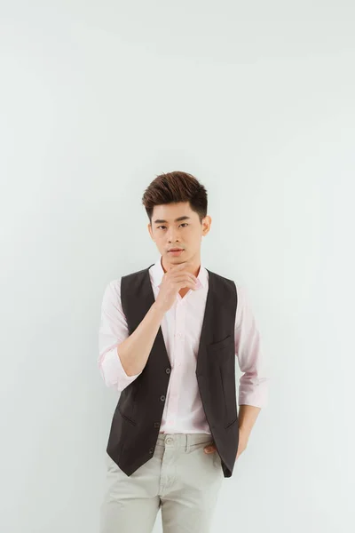 Portrét Sebevědomého Moderního Mladého Asijského Muže Bílém Pozadí — Stock fotografie