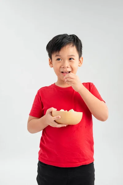 Çocuk Bir Kase Karışık Lolipop Şekerinden Reçel Yiyor — Stok fotoğraf