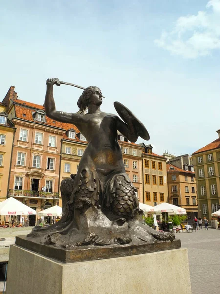 Скульптура Варшавской сирены — стоковое фото