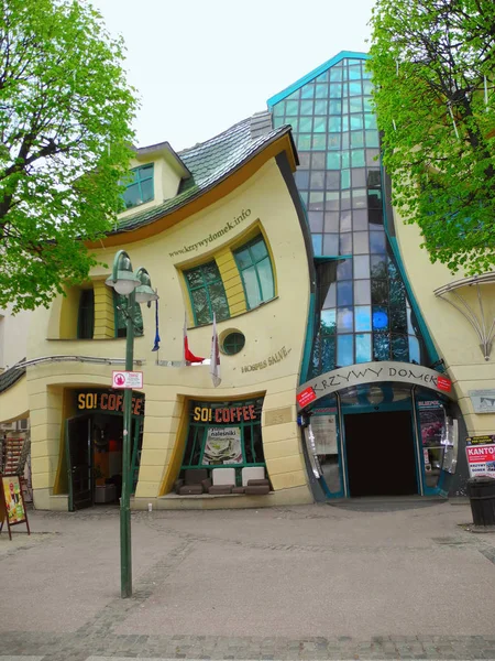 Crooked house in Sopot. — Stockfoto