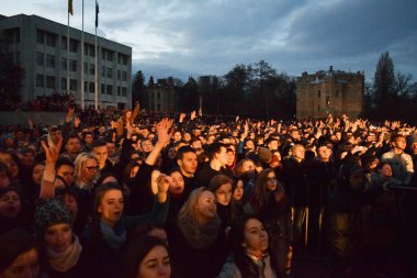 Gençler üzerinde konser.