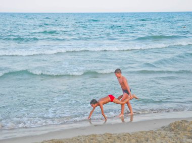 Çocuk spor egzersizleri.