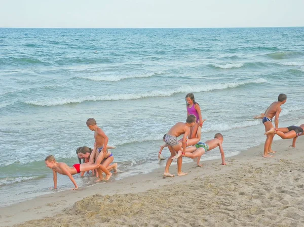 Çocuk spor egzersizleri.