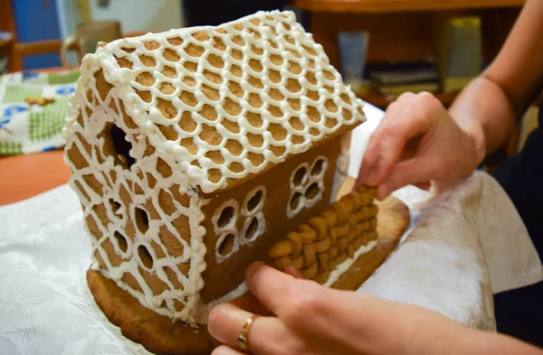 Baking the gingerbread house. — Stock Photo, Image