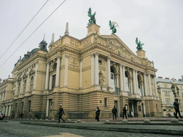 Lviv Opera House. — Stockfoto