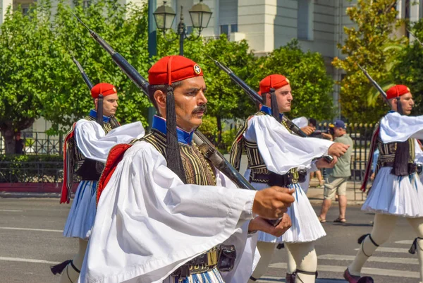 Παρέλαση αλλαγή φρουράς στην Αθήνα. — Φωτογραφία Αρχείου