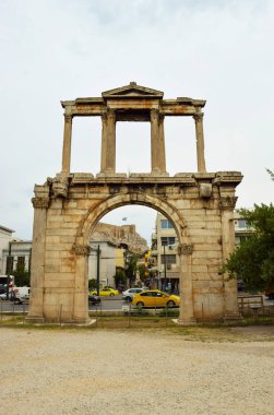 Atina'da hadrian kemeri.