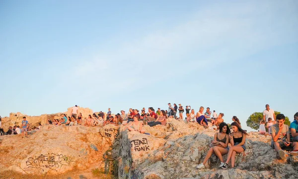 Turisti sul colle Areopago . — Foto Stock