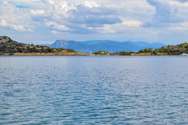 Heraion (Vouliagmeni) Gölü.