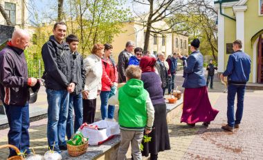 Paskalya kutsama kutsal su ile.